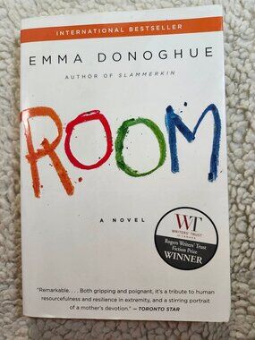 Emma Donoghue Room Paperback 2011 Trade Edition Literary Fiction Winner Novel